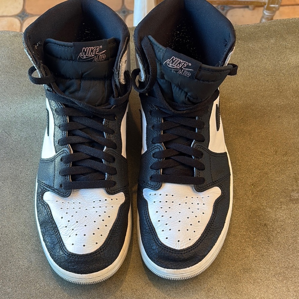 Nike Air Jordan 1 “Stage Haze” Black and White Sneakers High-Top